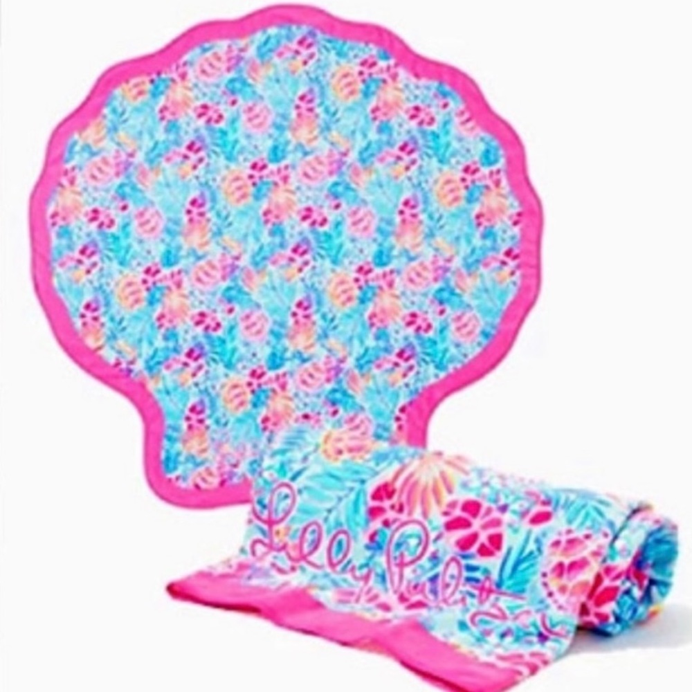 NWT Lilly Pulitzer GWP Critter Beach Towel, Sea Glass Rainforest Retreat
